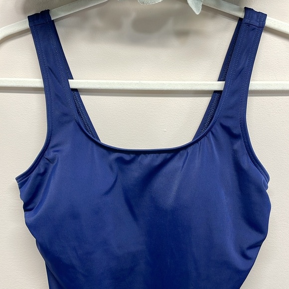 Lands’ End 510136 Tugless Low Leg One Piece Swimsuit Navy 10 - Picture 2 of 16